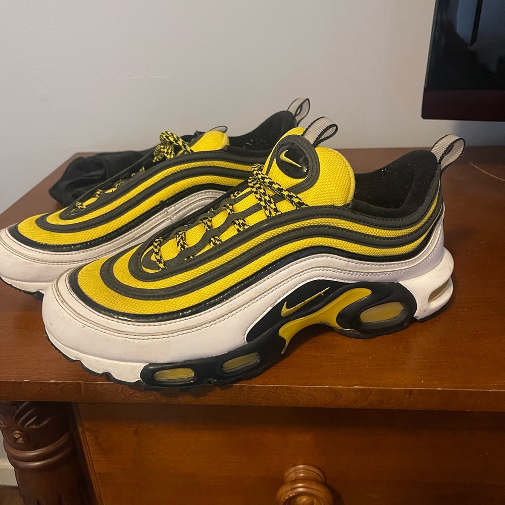 Nike air max bumble bee
